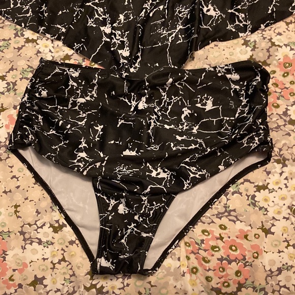 DUOSTICK Marinaprime Black & White Tie Die high waisted push up tankini - Picture 3 of 5